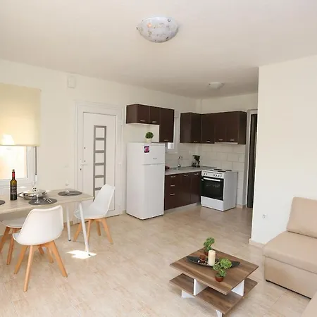 Brand New Quite Relaxing Appartement Kassandreia